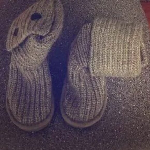 Toddler Uggs - Picture 1 of 3
